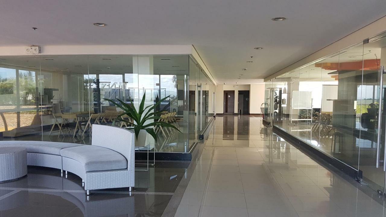Mactan Newtown Condo With Garden And Ocean View 8Newtown Blvd Мактан Екстер'єр фото