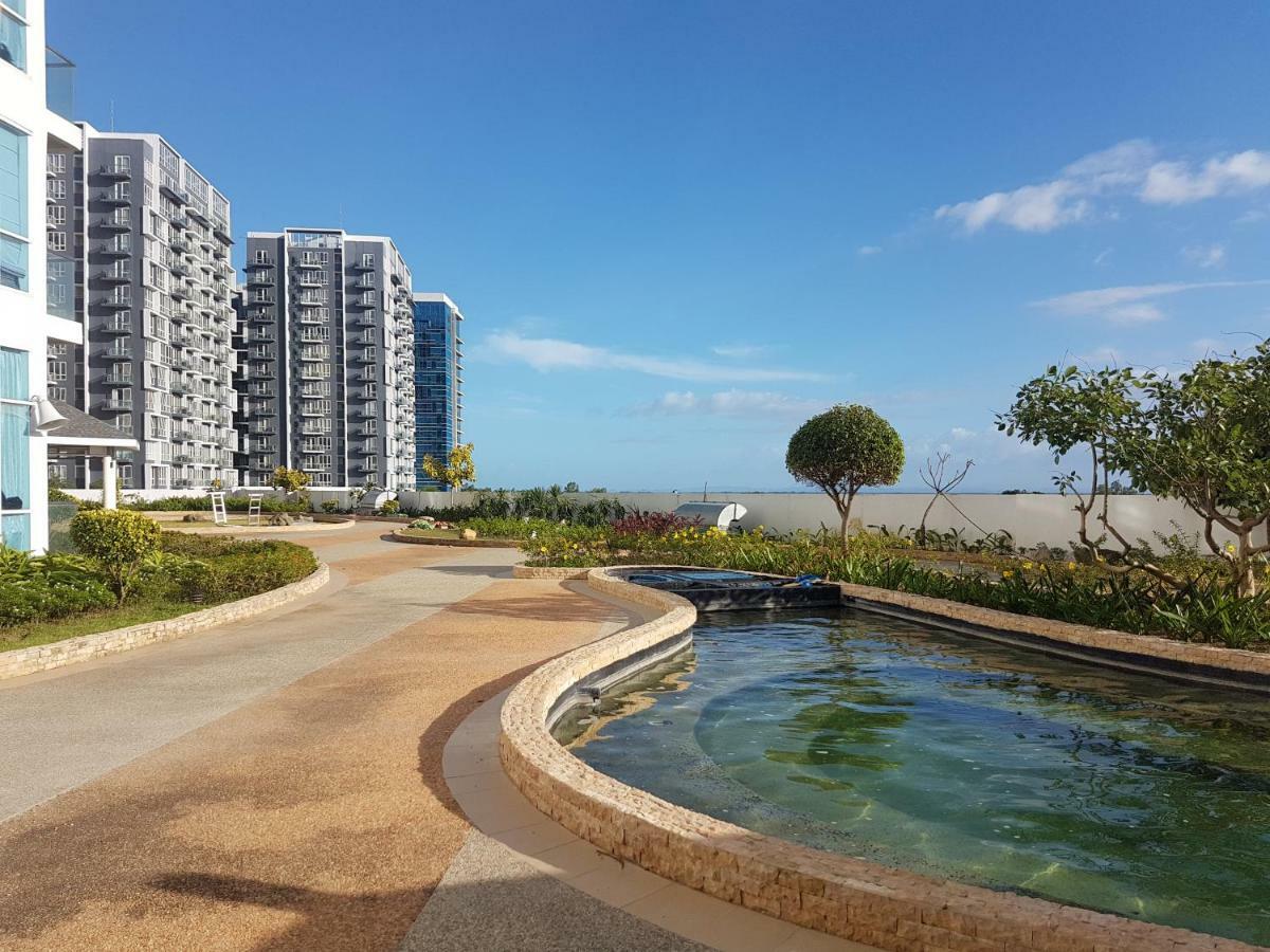 Mactan Newtown Condo With Garden And Ocean View 8Newtown Blvd Мактан Екстер'єр фото