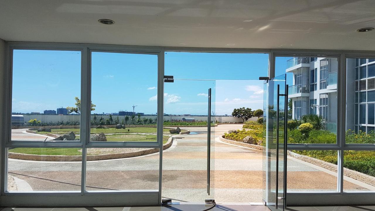 Mactan Newtown Condo With Garden And Ocean View 8Newtown Blvd Мактан Екстер'єр фото